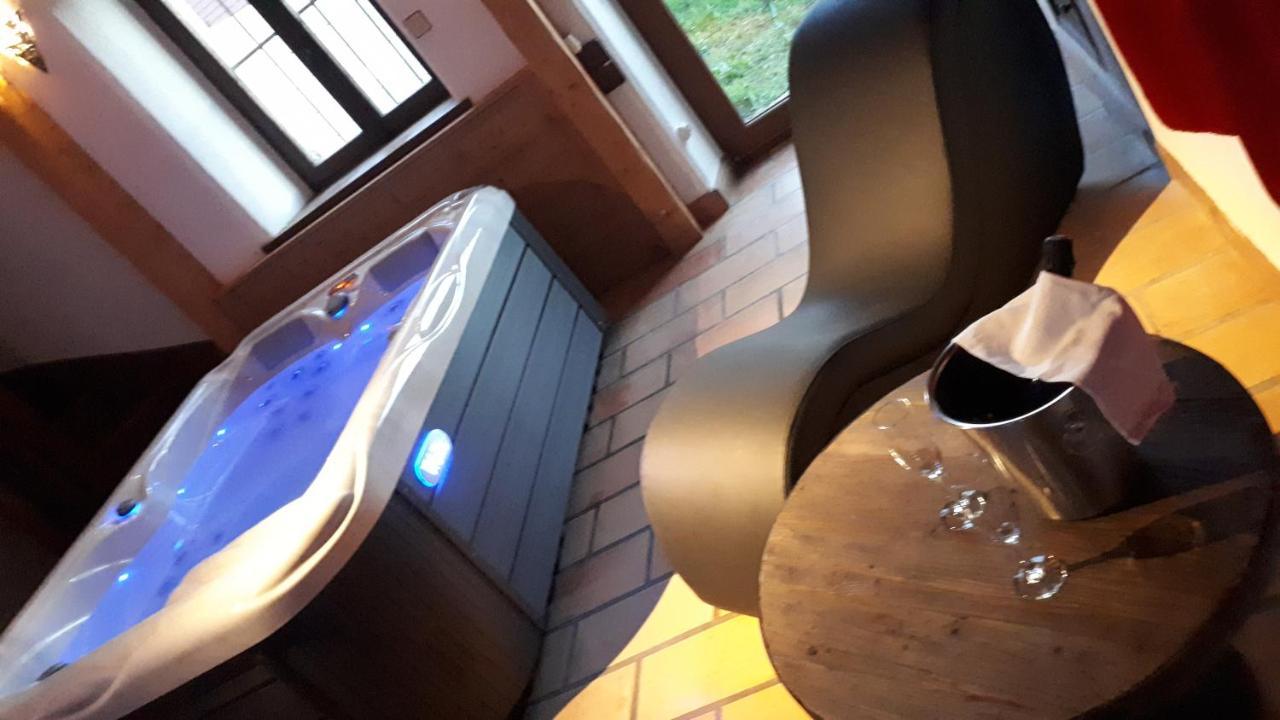 Gite Chambre Spa Prive De L'Ancienne Ferme Vallières Zewnętrze zdjęcie